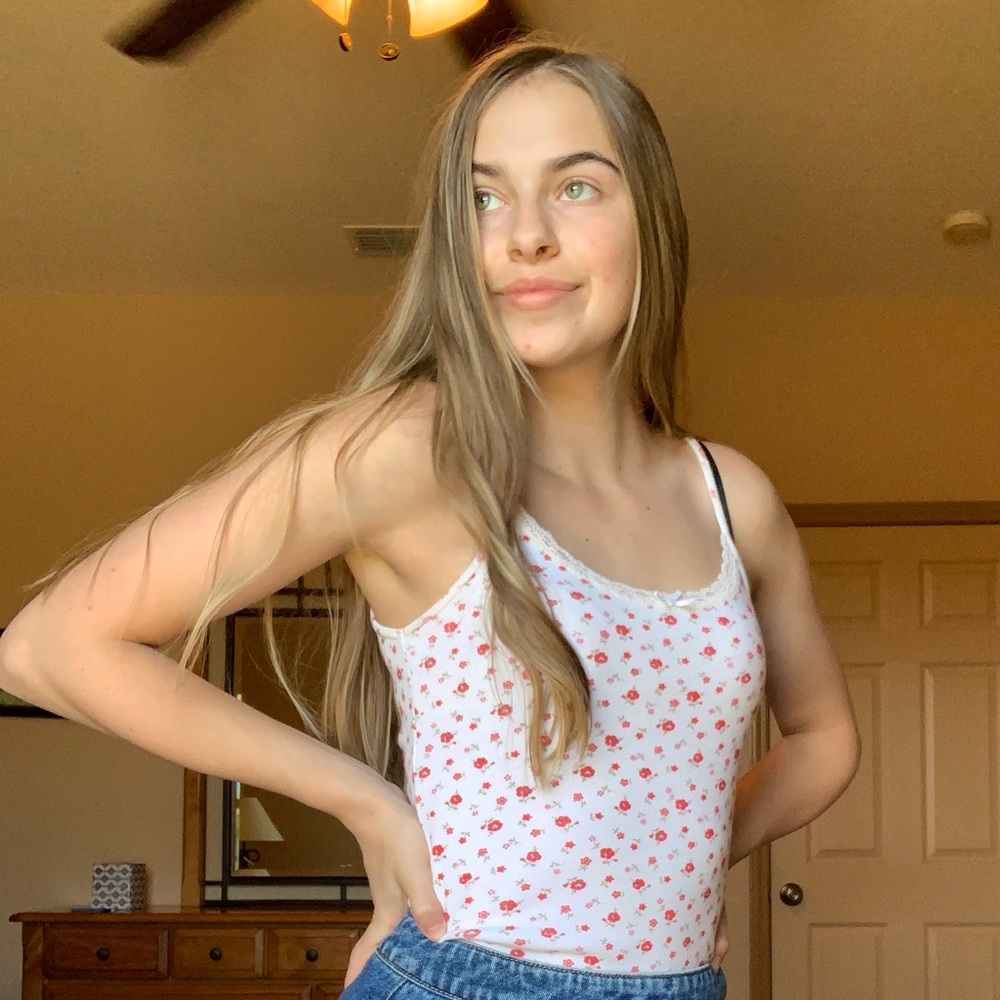 Brandy Melville Floral Crop Top